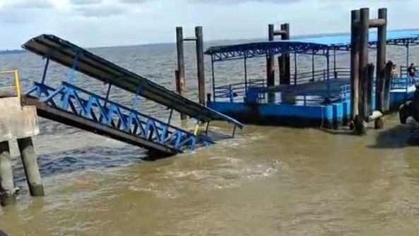 Jembatan Pelabuhan Tanjungbuton Siak Roboh Lagi, Pelayanan Dialihkan via Bengkalis