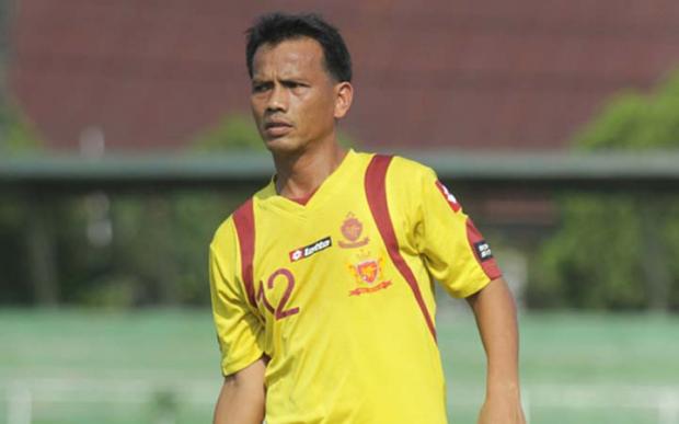 Legendaris Sepak Bola Asal Sumut Ansyari Lubis Resmi Jadi Pelatih PSPS Riau