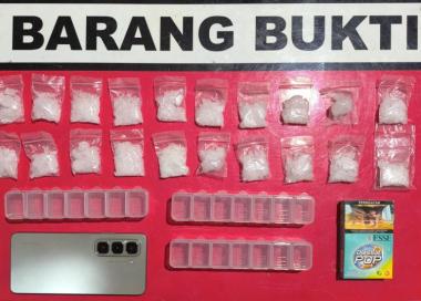 bpolisi-solok-temukan-narkotika-di-kandang-bebek-seorang-warga-riau-yang-diduga-sebagai-pemiliknya