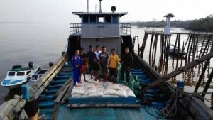 Polda Riau Gagalkan Penyelundupan 2 Ribu Karung Beras dan Gula Asal Tanjungbalai Karimun