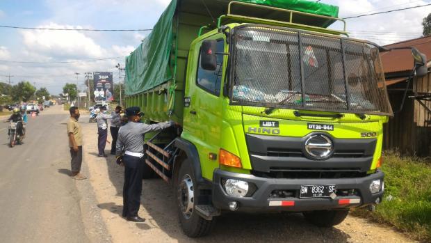 Truk ODOL yang Melintas di Riau Ditertibkan, 48 Kendaraan Ditilang