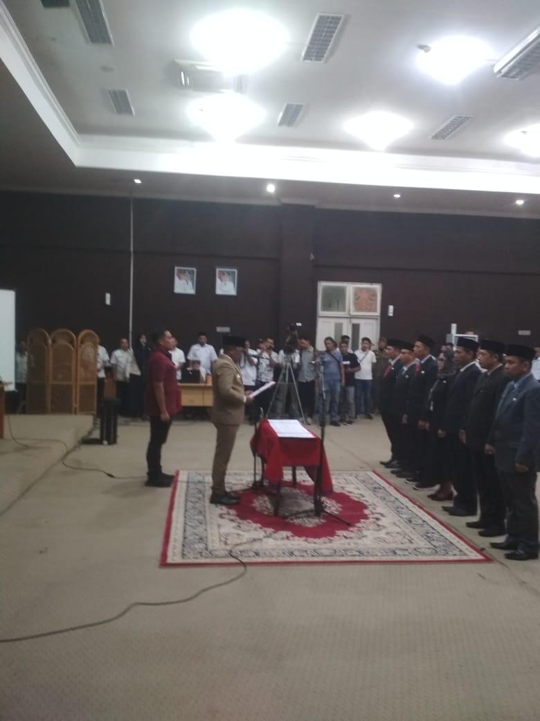 <b>Lantik 7 Kepala OPD Pemkab Pelalawan, Bupati Zukri akan Beri Sanksi Pejabat yang tak Tempati Rumah Dinas</b>