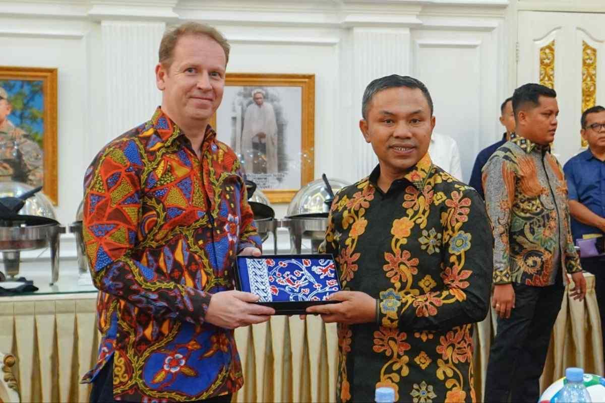 <b>Wakil Dubes Inggris Mengaku Senang Bisa Kunjungi Riau</b>