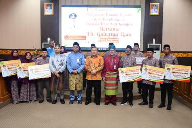 bplt-gubernur-riau-lepas-keberangkatan-11-penerima-umrah-program-csr-brk-syariah-dan-pt-riau