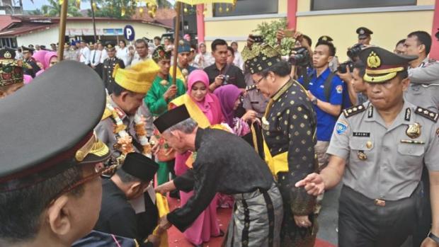 Irjen Pol Zulkarnain Pamit Tinggalkan Riau lewat Pantun
