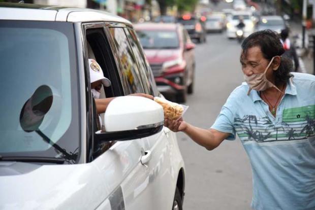 Diduga Terlalu Bahagia karena Dagangannya Diborong, Penjual Keripik Bawang Jantungan hingga Meninggal di Depan Mata Anggota DPR RI