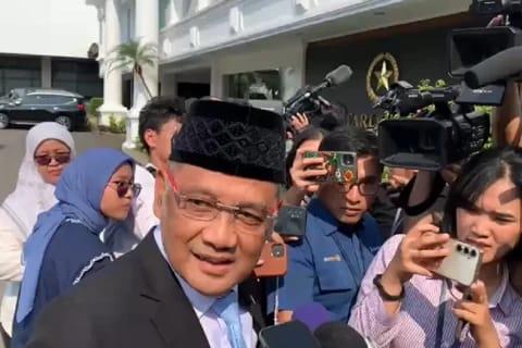 <b>Profil Gus Irfan, Cucu KH Hasyim Asyari yang Jadi Menteri Haji dan Umrah</b>