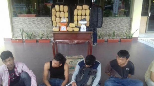 Polisi Sita 32 Kilo Ganja dan 80 Gram Sabu di Gudang Jalan Segar Kulim Pekanbaru, Diangkut Bus Pelangi dari Aceh