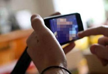 perwira-polisi-gadungan-ditangkap-di-pekanbaru-terkait-penyebaran-video-mesumnya-bersama-wanita
