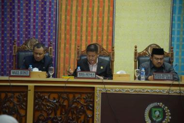 dprd-gelar-paripurna-penyampaian-ranperda-apbd-ta-2024-oleh-bupati-bengkalis