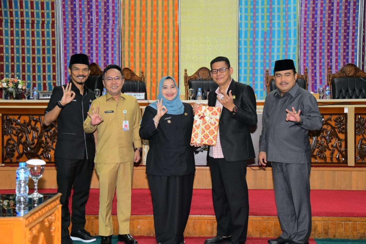 Fraksi-Fraksi DPRD Bengkalis Berikan Pandangan Umum terhadap Ranperda APBD TA 2024