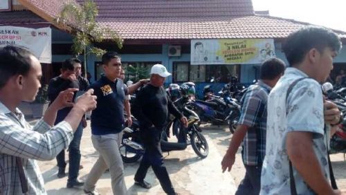 Kepolisian Lakukan Operasi Tangkap Tangan di Kantor Disdukcapil, Beberapa Orang Diamankan