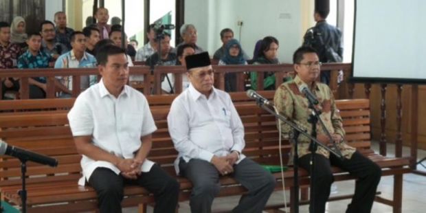 KPK Tetapkan Mantan Ketua DPRD Riau dan Bupati Rokan Hulu Terpilih sebagai Tersangka