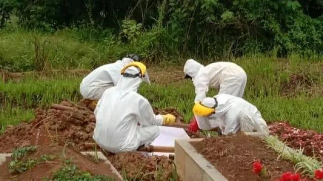 <b>Ini 3 Sosok di Balik Korupsi APD Covid-19 yang Rugikan Negara Rp319 Miliar, Ada Pejabat Tinggi Kemenkes</b>