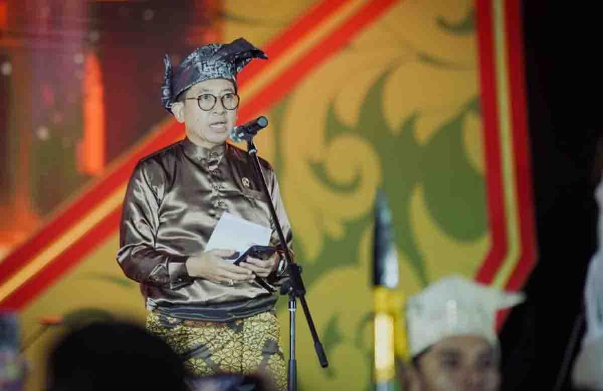 <b>Menbud Fadli Zon Sebut Riau Jantung Peradaban Melayu</b>