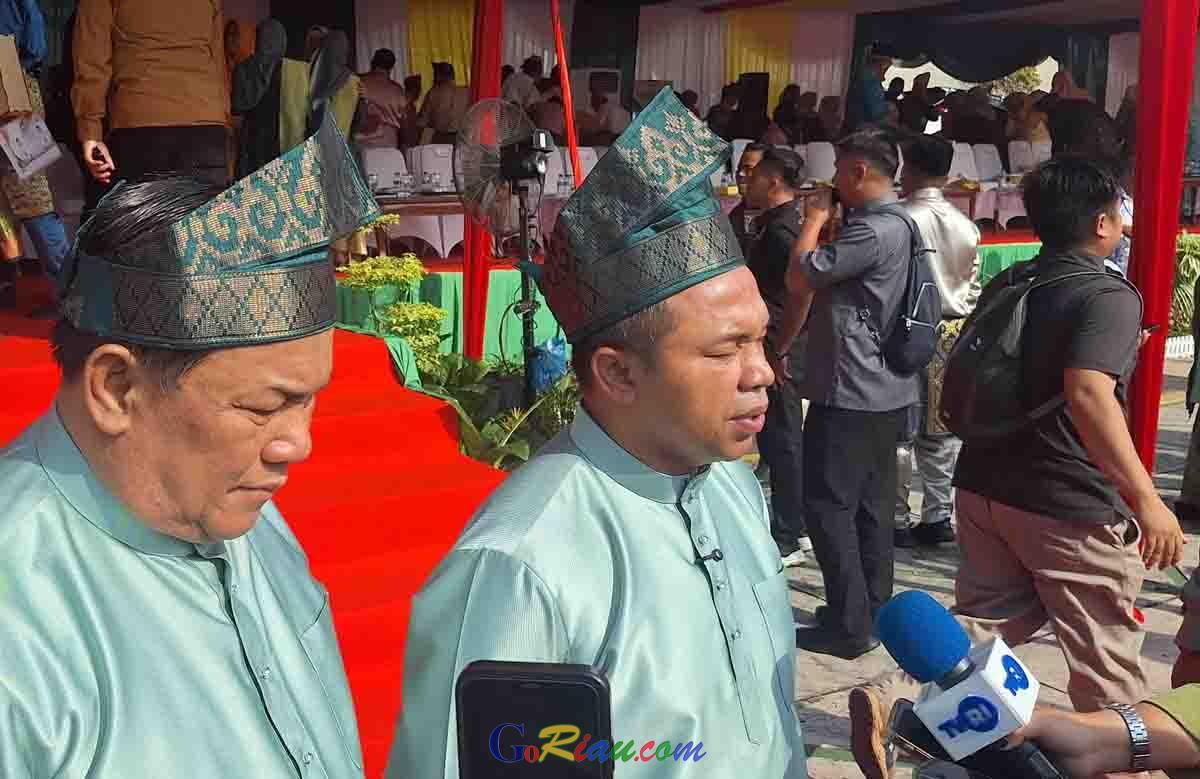 <b>HUT ke-68, Gubernur Riau Minta Waktu Menata Pemerintahan</b>