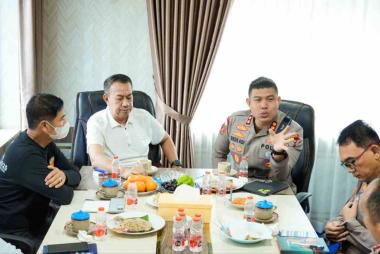bselamatkan-gambut-kapolres-gede-ingin-kepulauan-meranti-miliki-perda-lingkunganb