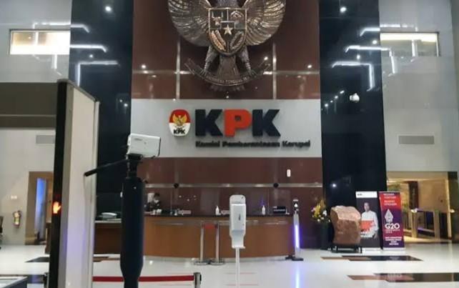 <b>Pengusutan Kasus Dugaan Suap Proyek Pembangunan di Pemerintahan Kalsel Terus Berlanjut, sang Gubernur Dicegah KPK Bepergian ke LN</b>
