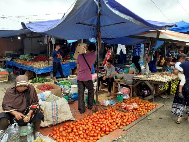 Masih Ada Pedagang Pasar Cik Puan Pekanbaru yang tak Bermasker dan Anggap Enteng Virus Corona