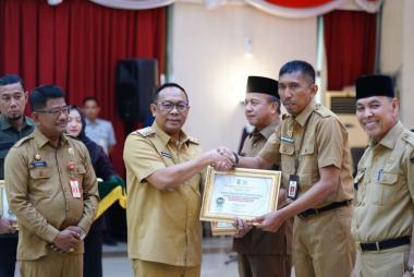 blima-opd-pemprov-riau-diganjar-penghargaan-kepatuhan-penyelenggaraan-pelayanan-publik-2024b