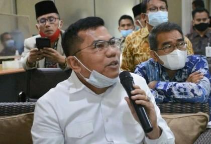 Husaimi Hamidi Nilai Pelayanan Bank Sumut dan Bank Nagari Lebih Unggul dari Bank Riau Kepri