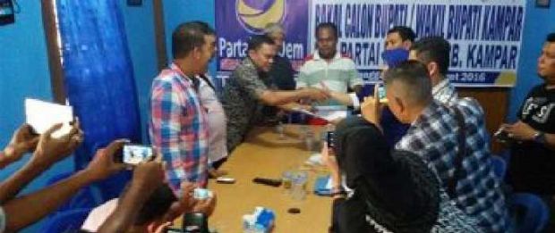 Ketua PWI Kampar Pendaftar Pertama Penjaringan Balon Bupati dan Wakil Bupati dari NasDem