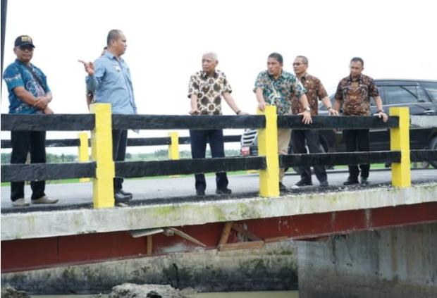 Bupati Asahan Ingin Masyarakat Jaga dan Rawat Jembatan di Desa Rawang Lama