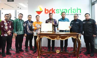 bdorong-pembangunan-daerah-brk-syariah-dan-pemkab-kuantan-singingi-sepakati-kerja-sama-perbankanb