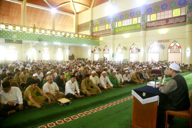 Begini Ekspresi Pejabat Kabupaten Siak, Ketika Mendengar Tausiah Kiamat Sudah Dekat dari Ustadz Zulkifli di Mesjid Islamic Center