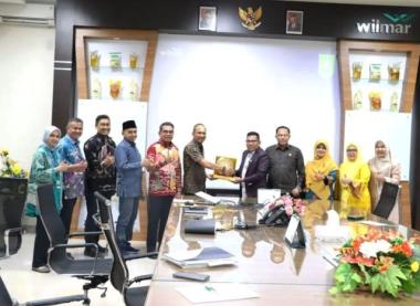 awasi-pengelolaan-dan-pengolahan-minyak-goreng-komisi-ii-dprd-lakukan-kunjungan-insidentil-ke-pt