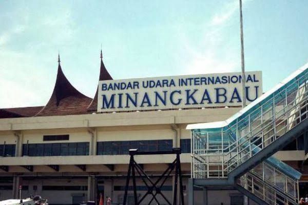 Hendak Melawat tanpa Surat Bebas Covid-19, Tiga Penumpang Pesawat Dicegah Satgas Bandara Padangpariaman