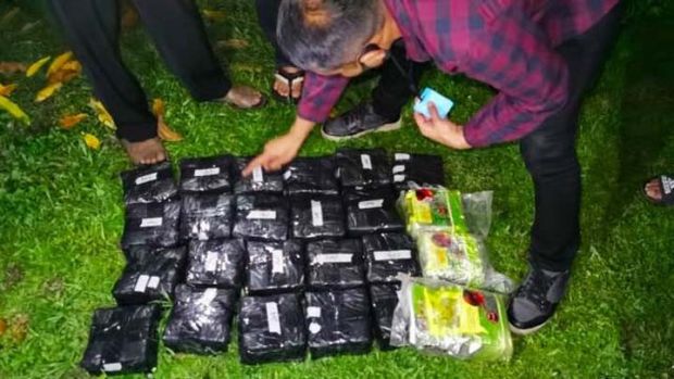 Seorang Warga Pekanbaru Nekat Simpan 24 Kg Narkoba Senilai Miliaran Rupiah di Halaman Rumah Orang Tuanya