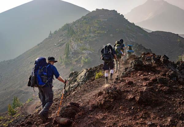 9 Rekomendasi Merk Keril Terbaik, Perlengkapan Penting Bagi Pendaki Gunung