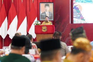 <b>Acara Silaturahmi di Mapolda Riau, Asisten I Setdaprov Imbau Masyarakat Gunakan Hak Pilih pada Pilkada Serentak 2024</b>