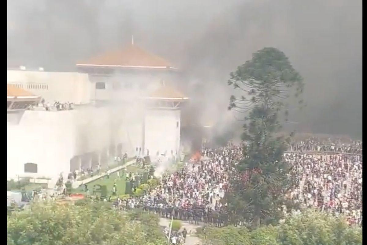 <b>Gen Z Nepal Bakar Gedung Parlemen, Murka Korupsi Pejabat</b>