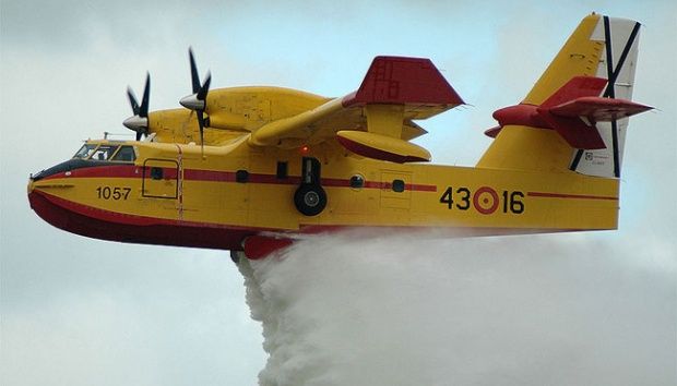 Ini Pesawat Malaysia yang Dikirim untuk Memadamkan Kebakaran Hutan Indonesia