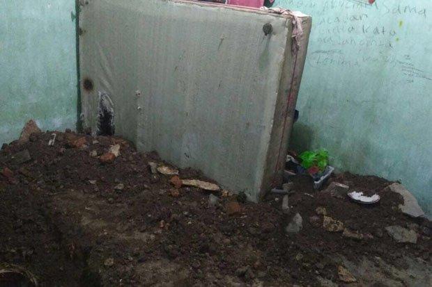 Ibu Anggota Polisi di Okura Pekanbaru Dibunuh dan Dikubur dalam Kamar Rumahnya