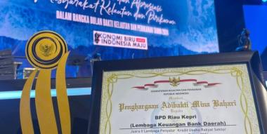 bbrk-syariah-terima-penghargaan-adibakti-mina-bahari-dari-menteri-kelautan-dan-perikananb