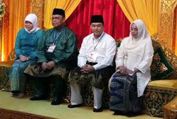 Tak Hanya Istri, Lukman Edy-Hardianto Juga Diantar Ibunda Tercinta Mendaftar ke KPU Riau