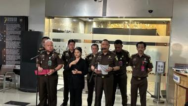 bkejaksaan-agung-sebut-kerugian-negara-akibat-korupsi-minyak-mentah-bertambah-jadi-rp285-triliunb
