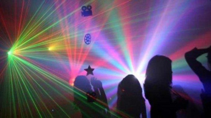 <b>Polisi Ciduk Karaoke Berkedok Salon Buka Hingga Dini Hari di Dumai Riau</b>