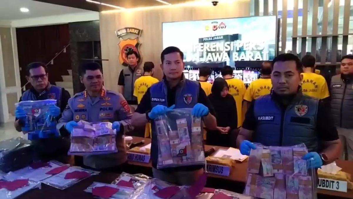 <b>Polda Jabar Tangkap 7 Tersangka Korupsi Bantuan Petani, Rugikan Negara Rp1,9 Miliar</b>