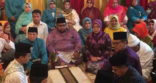 Dapat Izin Keluar dari LP, Mantan Gubernur Riau Rusli Zainal Hadiri Pernikahan Putrinya