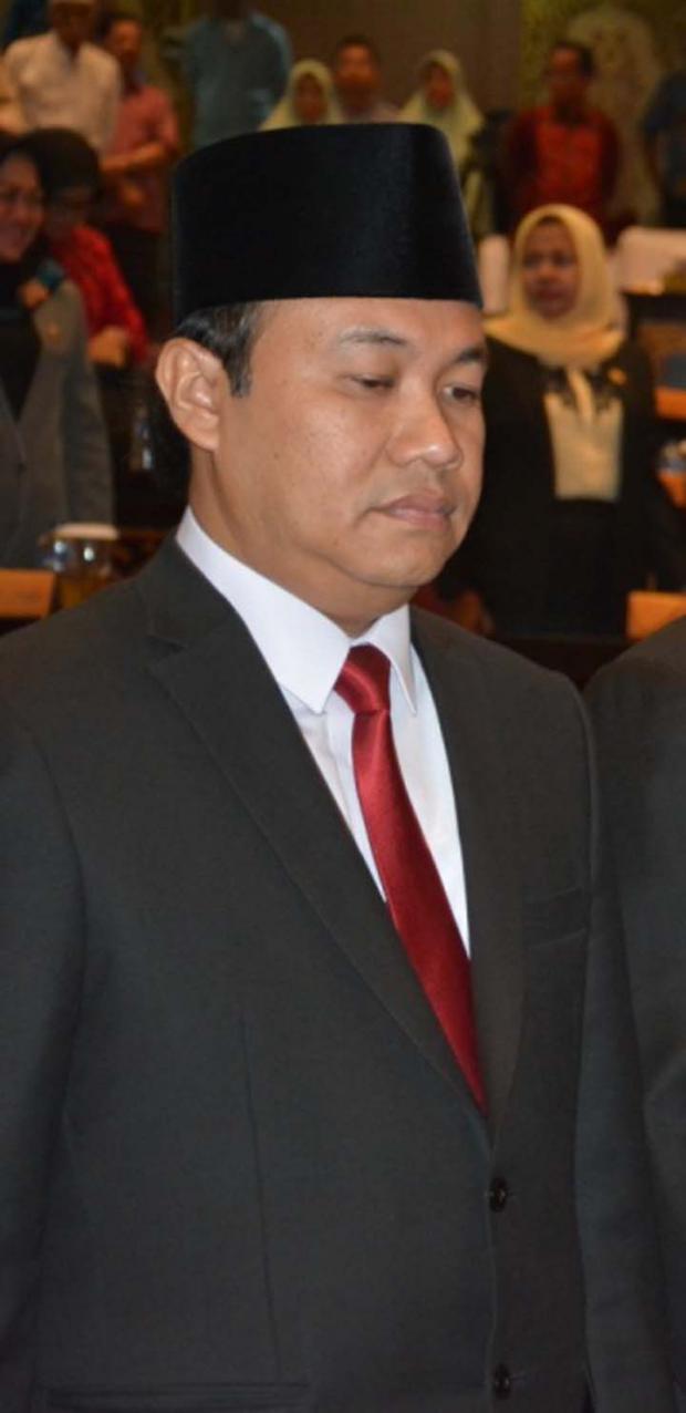 Airlangga Tunjuk Yulisman sebagai PAW Ketua DPRD Riau
