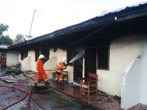 Kebakaran Musnahkan 12 Rumah Kos di Jalan Thamrin Pekanbaru