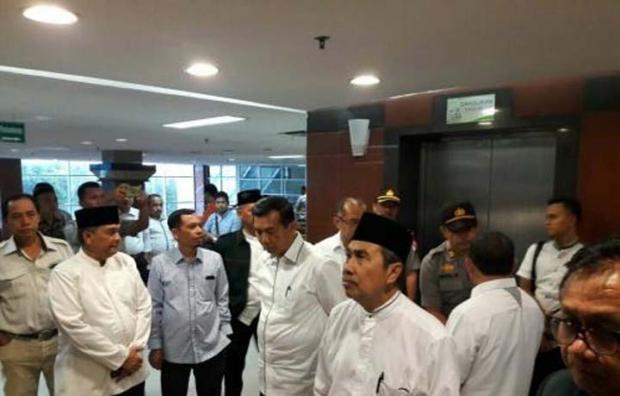 Empat Paslon Gubernur-Wakil Gubernur Riau dan Tiga Paslon Bupati-Wakil Bupati Inhil Cek Kesehatan di RSUD Arifin Ahmad Pekanbaru