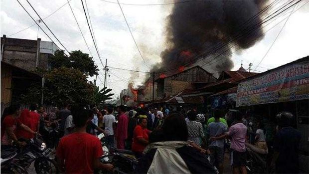 Saat Kebakaran di Jalan Karet Pekanbaru, Warga Histeris Berteriak, ”Tolonglah... Mana Pemadam Kebakaran”