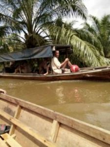 Ratusan Sekolah dan Puluhan Mesjid Tak Bisa Digunakan, Jumlah Pengungsi Banjir Kampar Capai 6.260 Jiwa