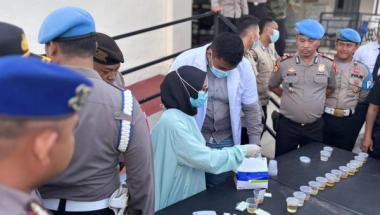 b5-oknum-polisi-di-kepulauan-meranti-positif-narkoba-ketahuan-setelah-tes-urine-mendadakb