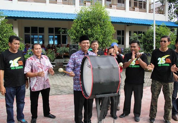Pelajar Riau-Kepri Unjuk Kebolehan di Festival Drum Band As-Shofa